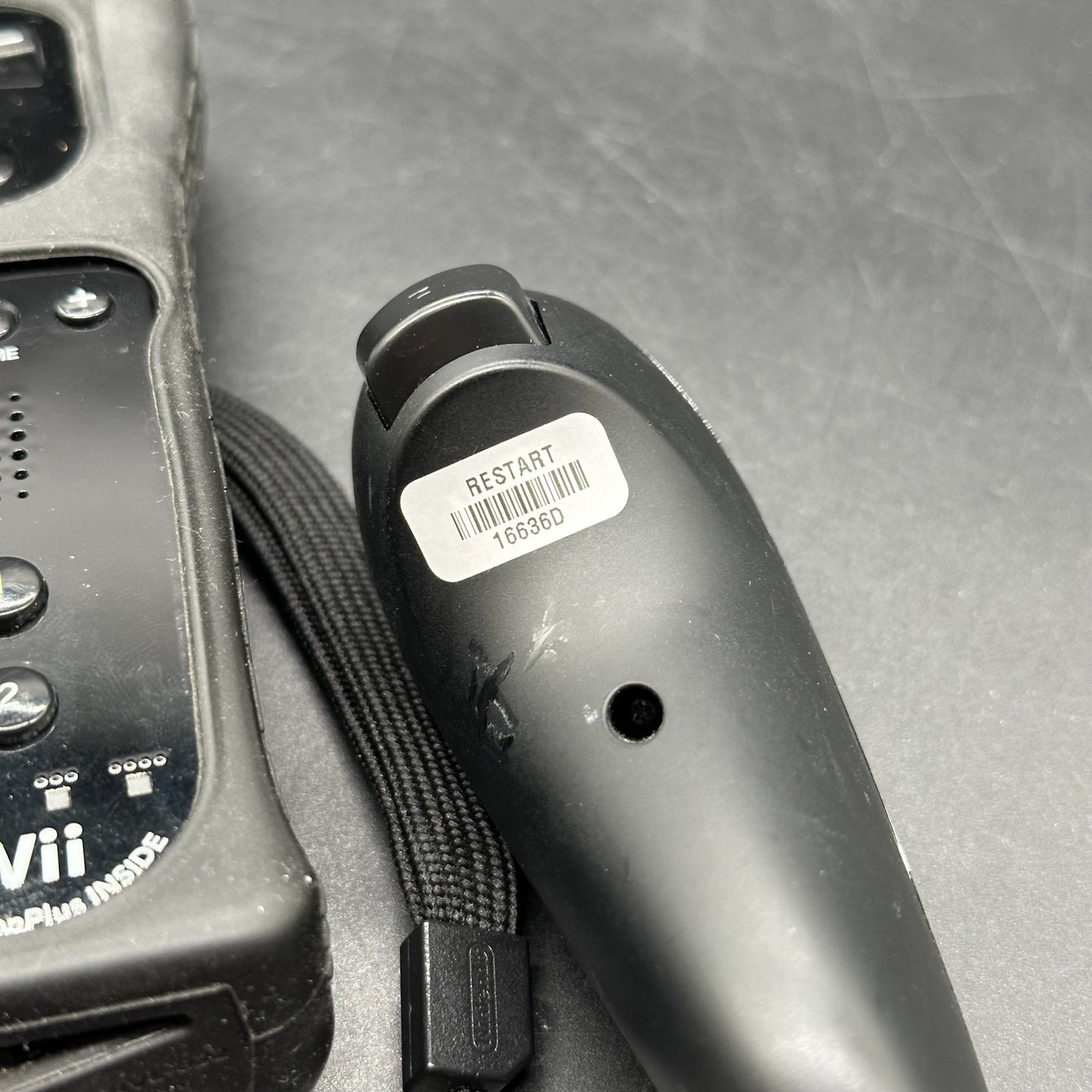 Original Nintendo Wii Remote Motion Plus Inside - schwarz inkl. Nunchuk