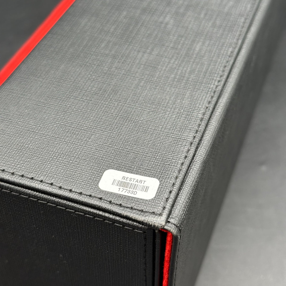 Docsmagic - Premium Magnetic Tray Long Box Black/Red Large - Card Deck Storage – Bild 3