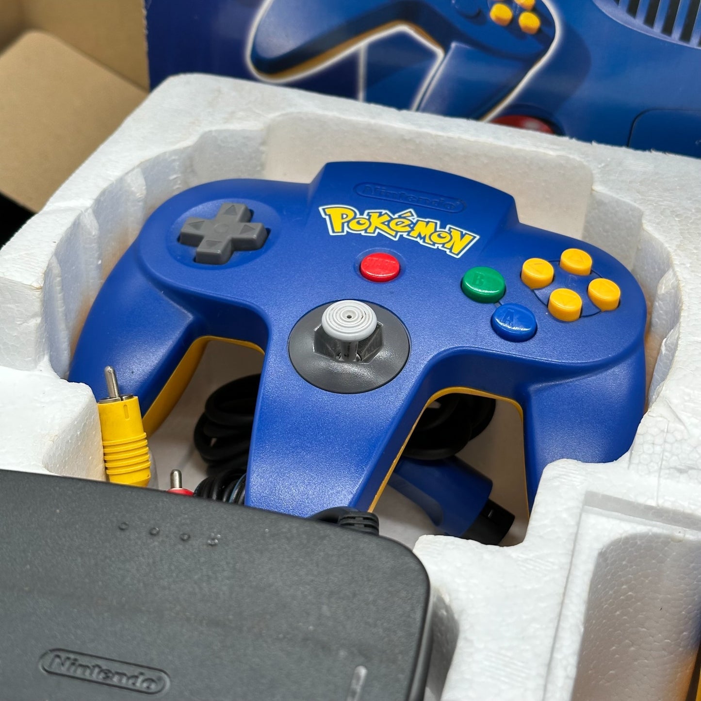 Nintendo 64 Konsole - N64 Pikachu Edition inkl. Controller, OVP & Expansion Pak