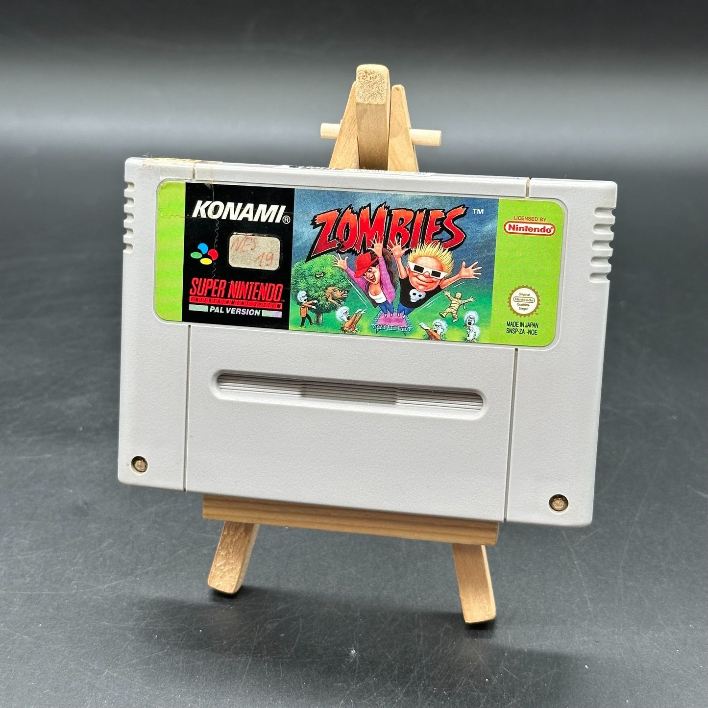 Zombies Ate My Neighbors (Super Nintendo, SNES)