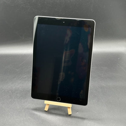 Apple iPad 5. Generation, A1822, 9,7 Zoll - Startet nicht mehr