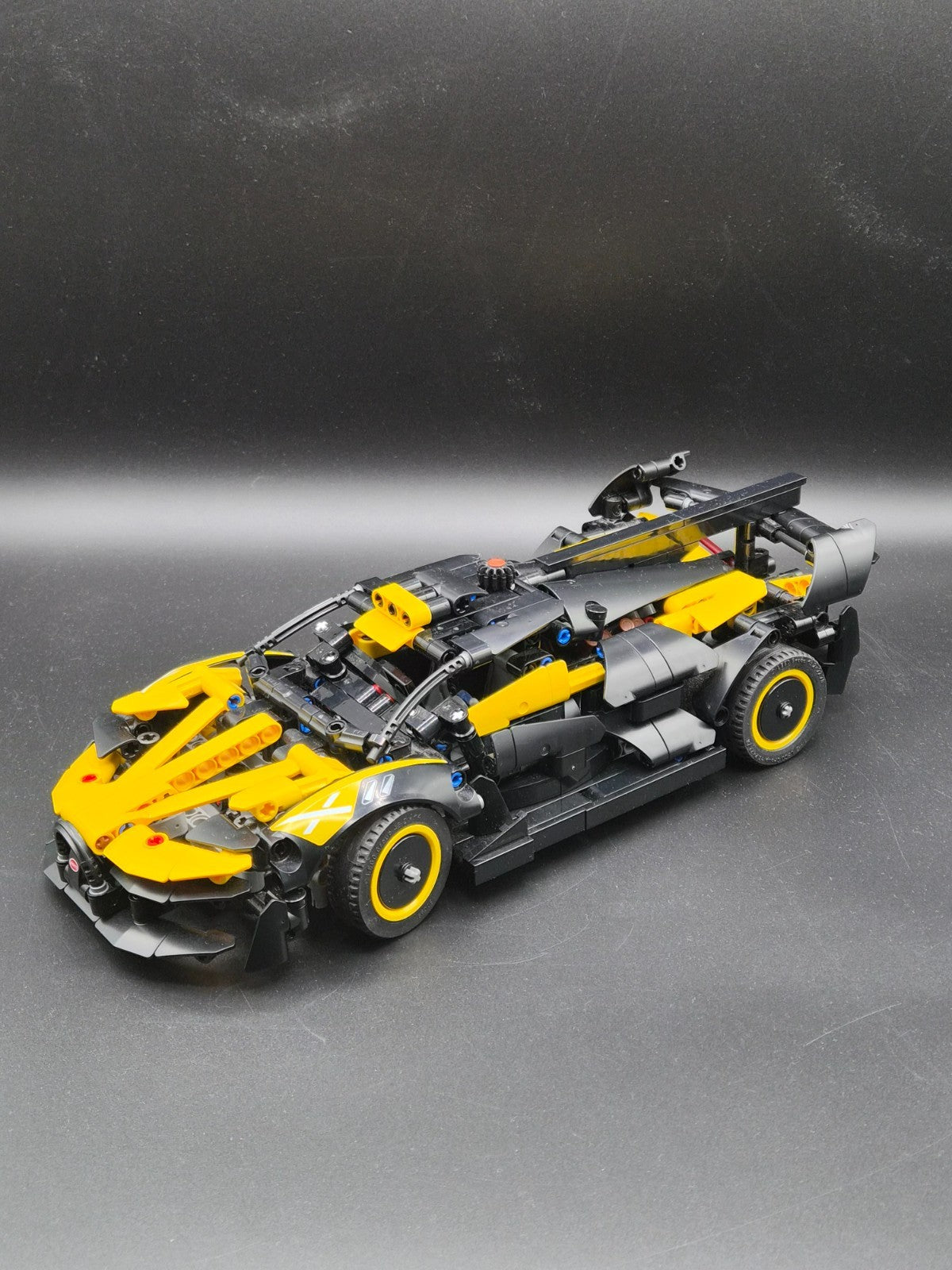 LEGO Technic 42151 Bugatti Bolide Gelb Schwarz 905 Teile Sammler Auto Rennwagen