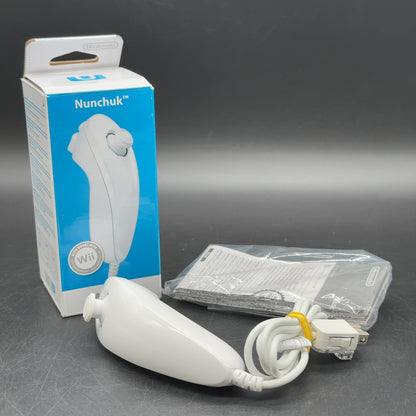 Original Nintendo Wii / Wii U Nunchuck Controller in OVP Weiß