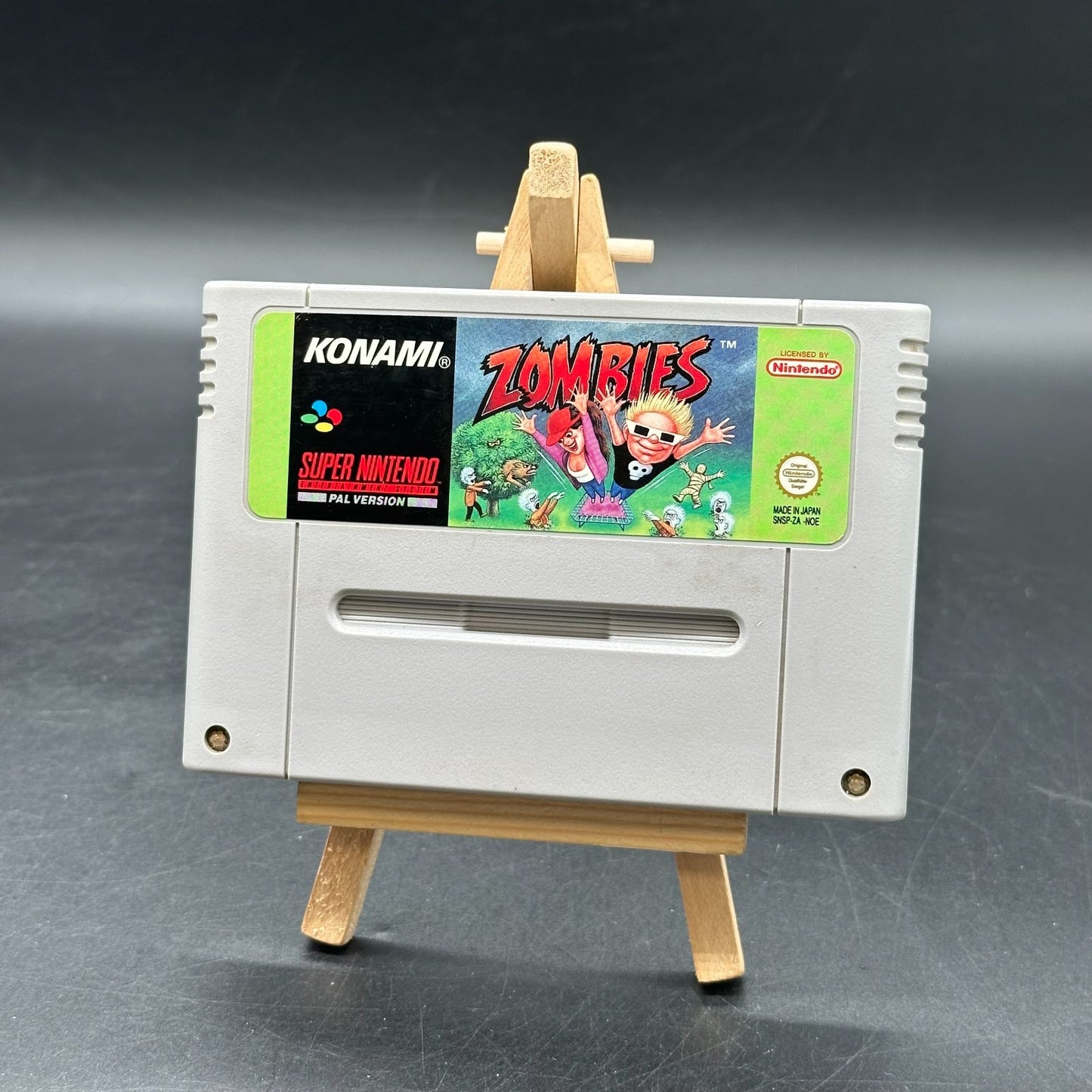 Zombies Ate My Neighbors (Super Nintendo, SNES)
