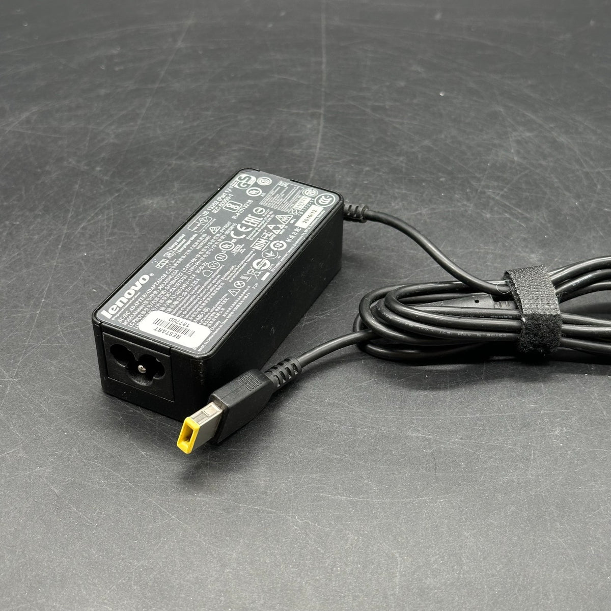 Original Lenovo Ladegerät (ADLX45NDC3A) 20V / 2,25A