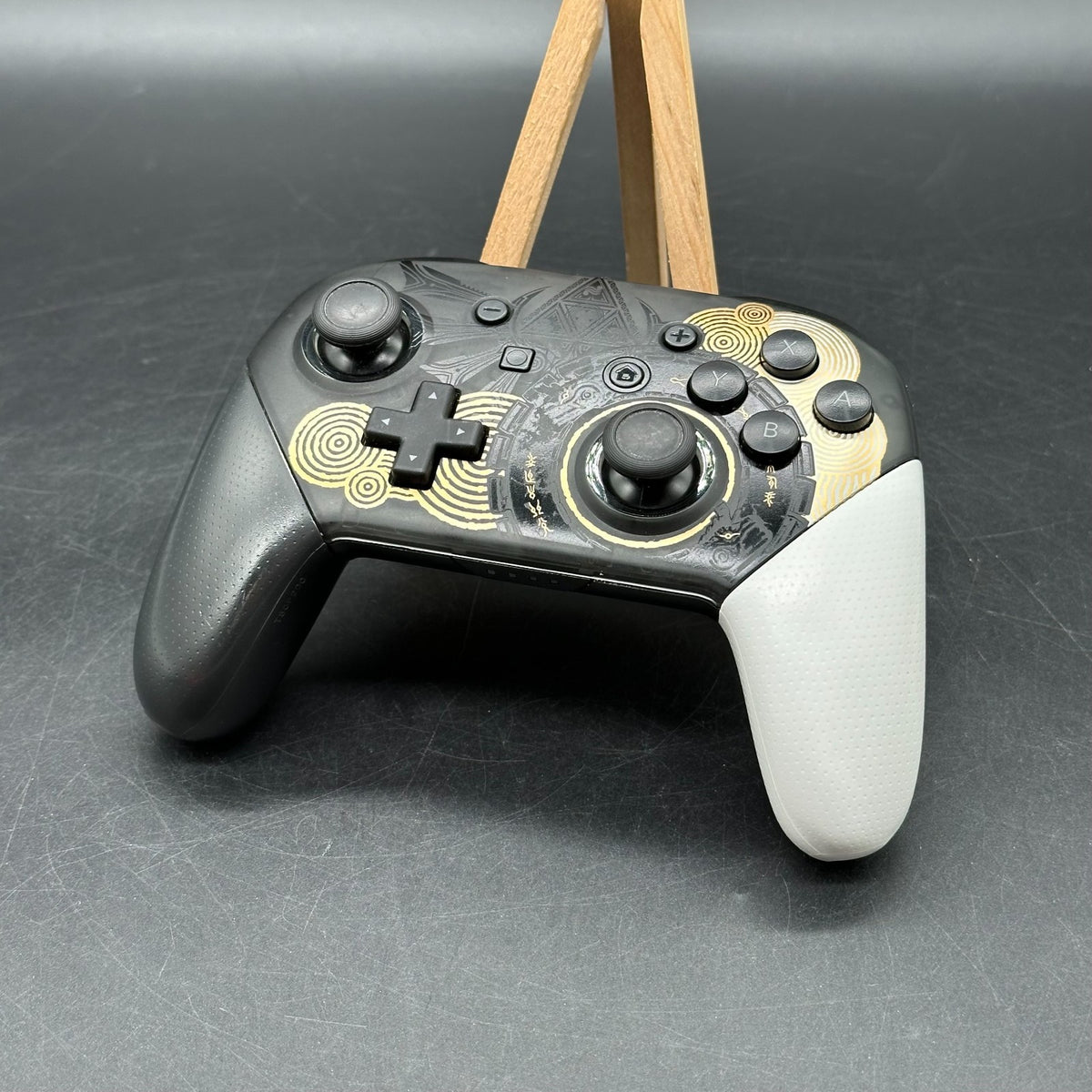 Nintendo Switch Pro Controller - Original - Zelda: Tears of the Kingdom Edition