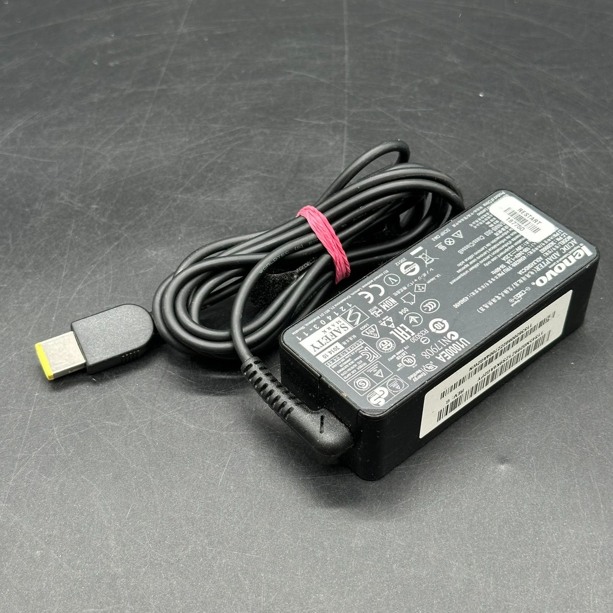 Original Lenovo Ladegerät (ADLX45NDC3A) 20V / 2,25A