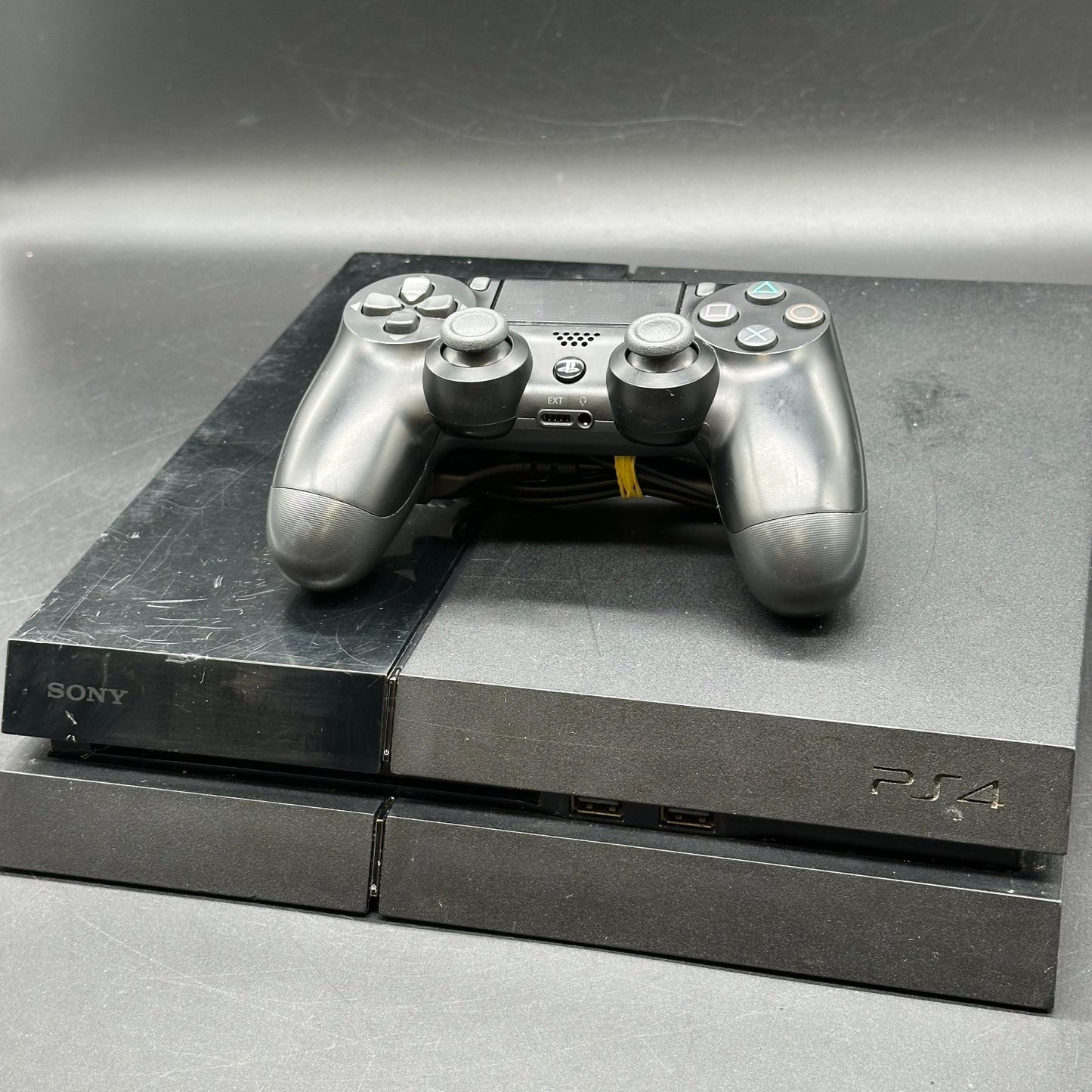 Sony PlayStation 4 Konsole (CUH-1004A) inkl. Controller