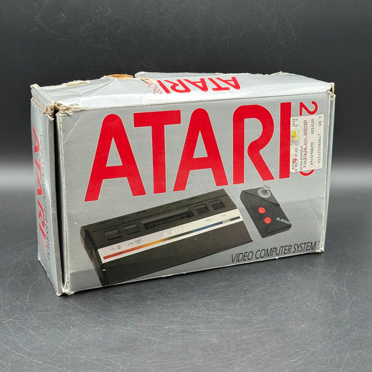 Atari 2600 Konsole mit 2 Controller in OVP (Antennenkabel fehlt)