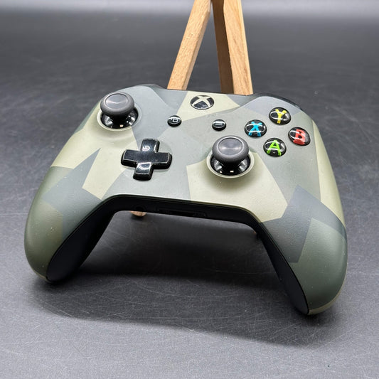 Microsoft Xbox One Armed Forces Special Edition Camouflage Controller wireless