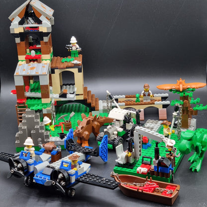 Lego 5987 - Dino Research Compound