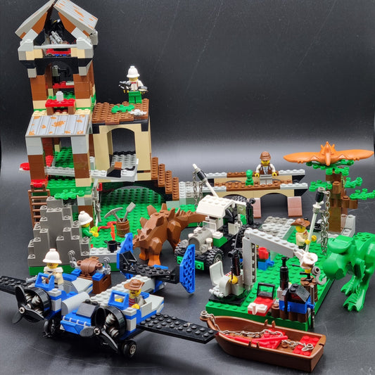 Lego 5987 - Dino Research Compound