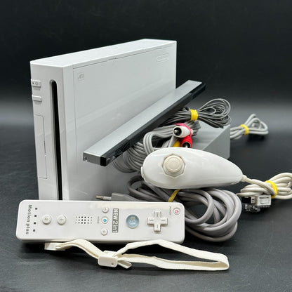 Nintendo Wii Konsole (RVL-001) weiß