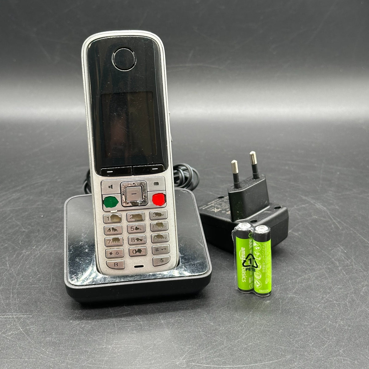 Gigaset S4 professional mit Ladeschale & neuen Akkus