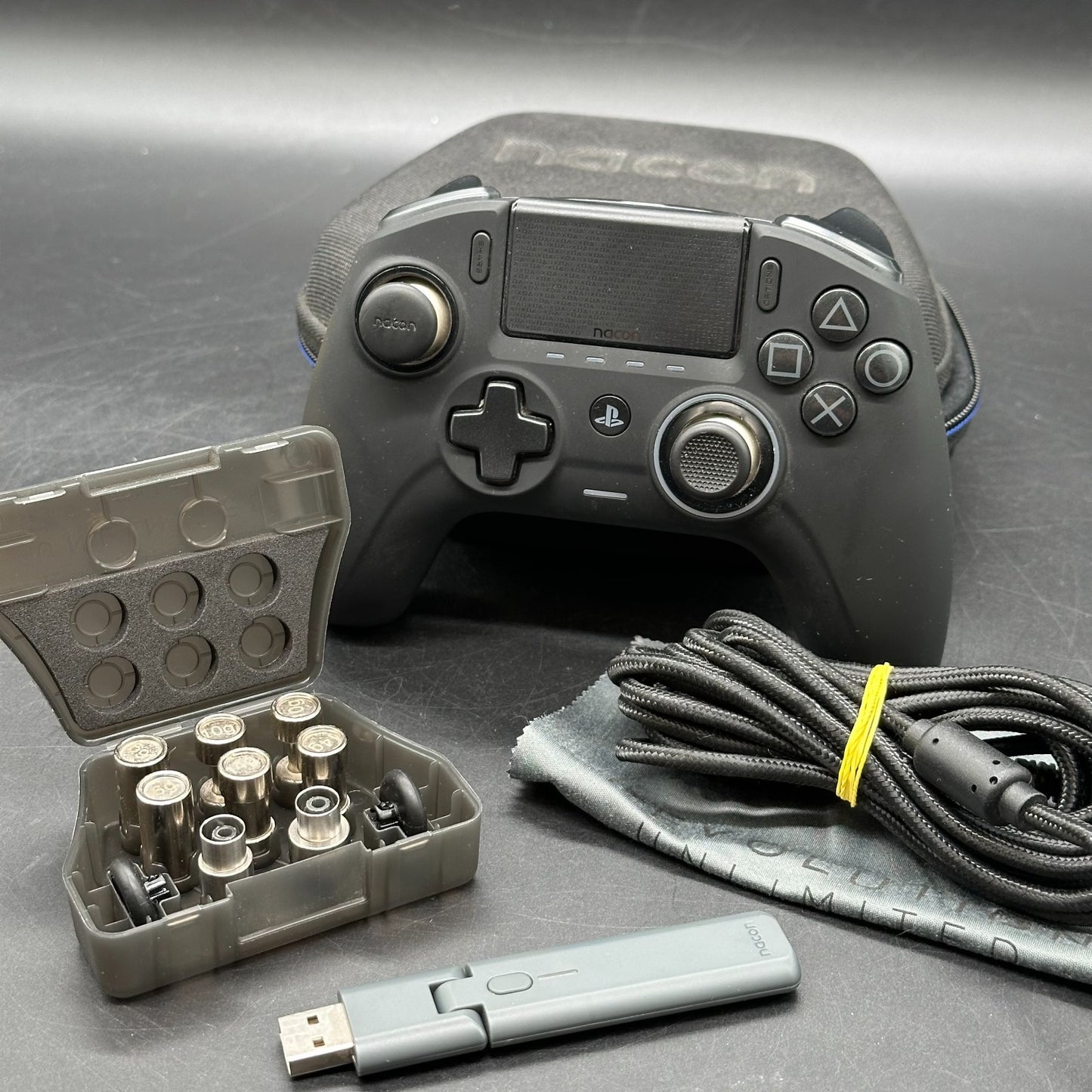 Nacon Revolution Unlimited Pro Controller (PlayStation 4, PS4)