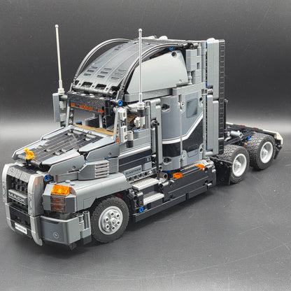 Lego Technic (42078) Mack Anthem mit Anhänger