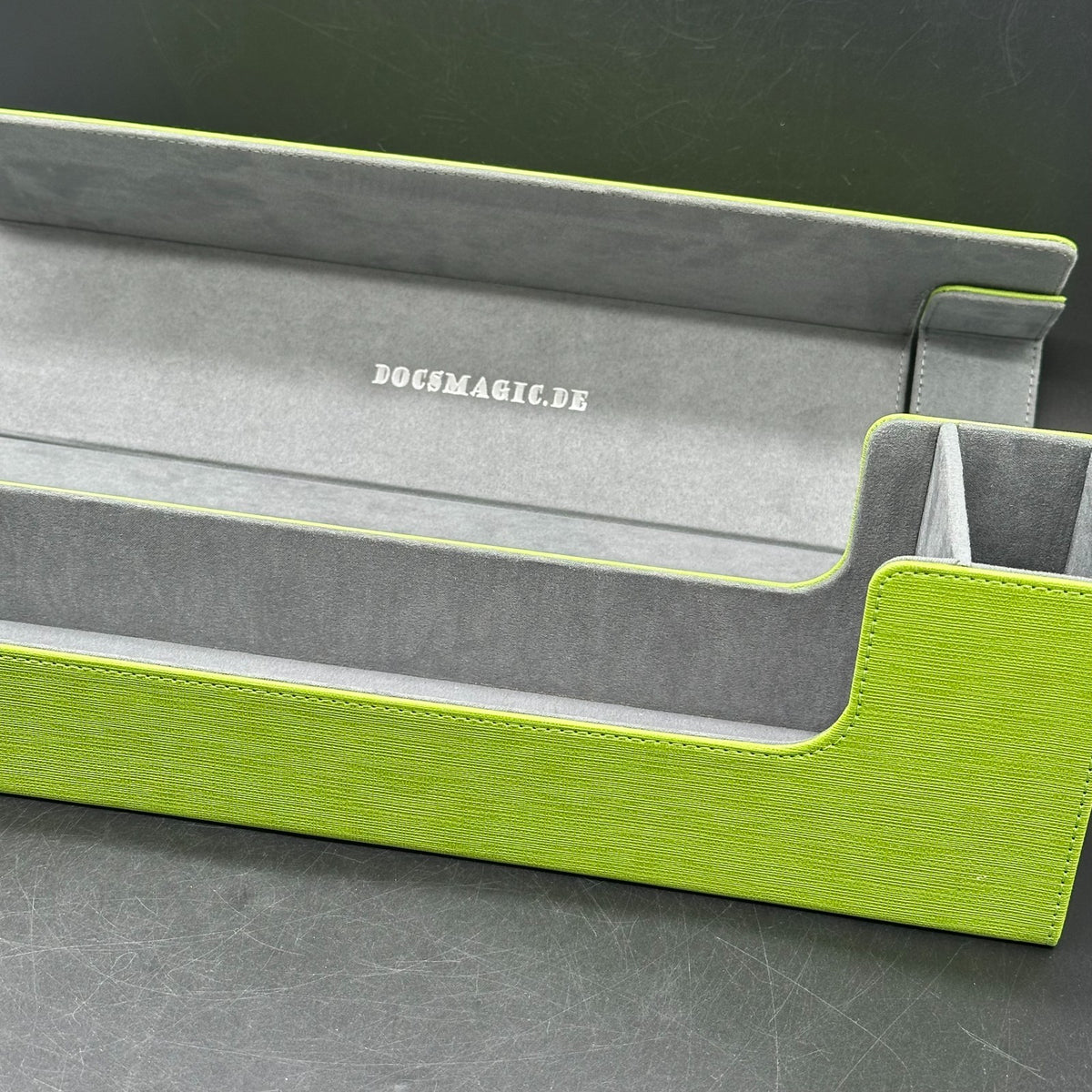 Docsmagic - Premium Magnetic Tray Long Box Green/Grey Large - Card Deck Storage – Bild 2