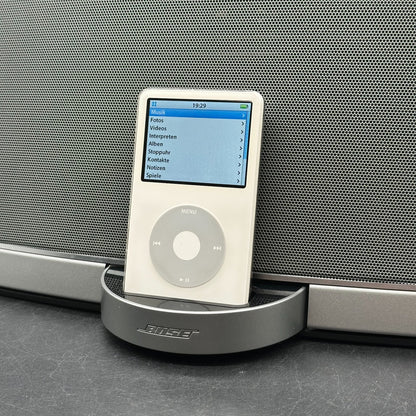 Apple iPod 5. Generation - weiß, 30GB - inkl. BOSE Sounddock – Bild 2