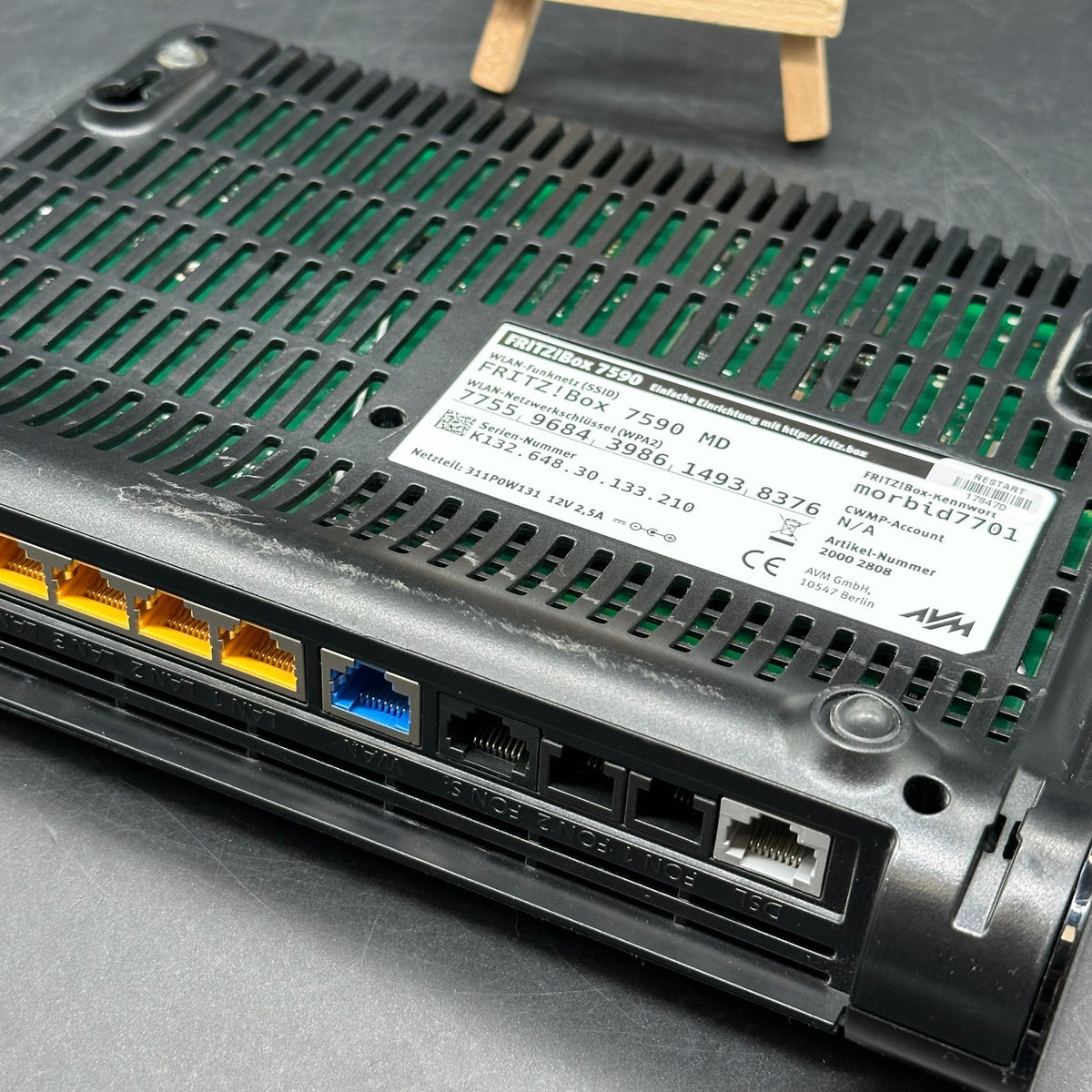 FRITZ!Box 7590 WLAN Router schwarz, 4x Gigabit LAN, WPS, USB 3.0 - kein Zubehör – Bild 2