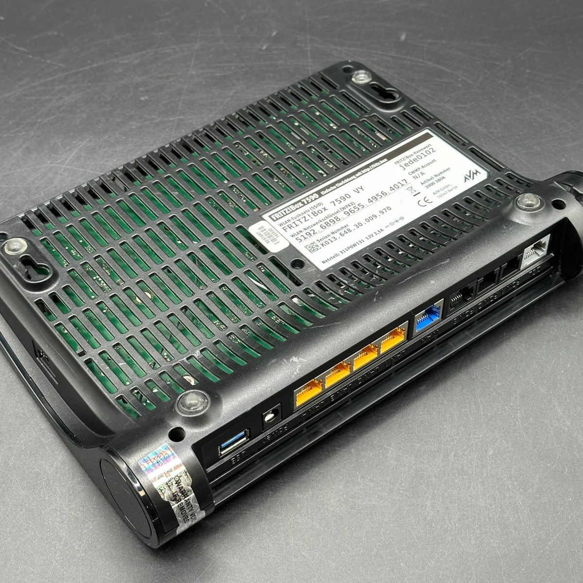 FRITZ!Box 7590 WLAN Router schwarz, 4x Gigabit LAN, WPS, USB 3.0 - kein Zubehör – Bild 2