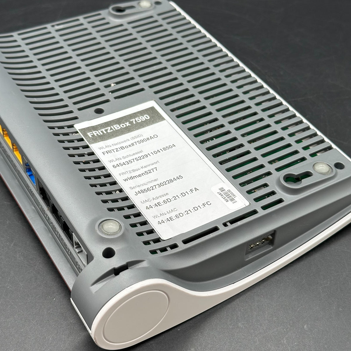 FRITZ!Box 7590 WLAN Router weiß, 4x Gigabit LAN, WPS, USB 3.0 - kein Zubehör – Bild 2