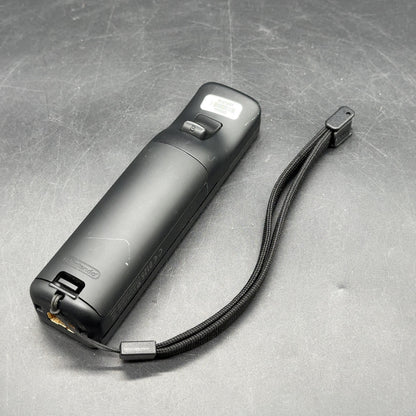 Original Nintendo Wii Remote Controller Schwarz mit Handgelenkschlaufe – Bild 2