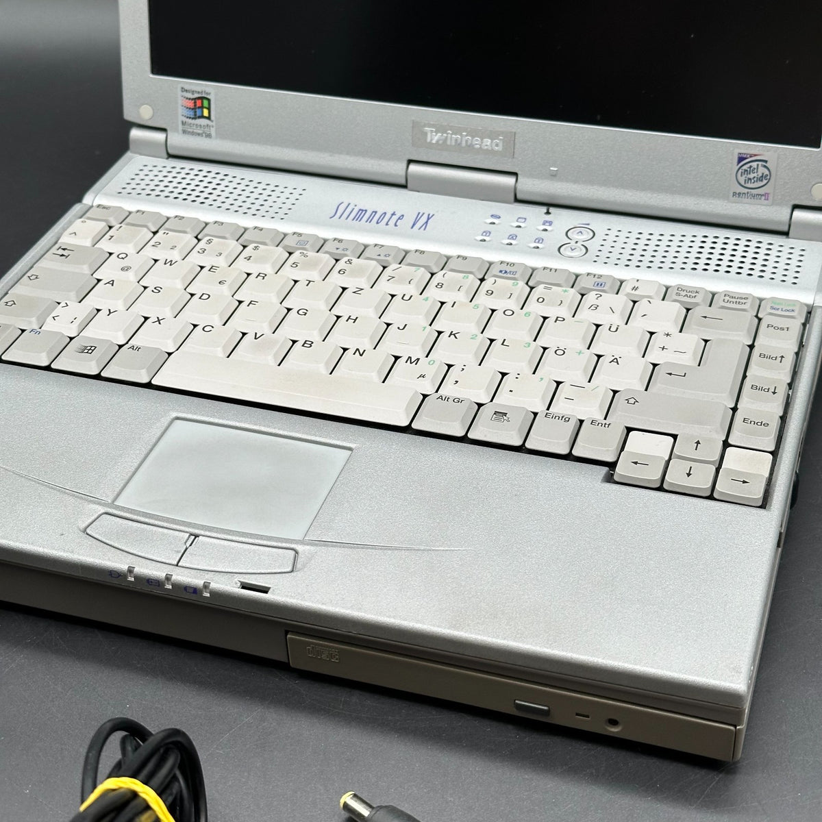 Twinhead P88T Slimnote VX - Laptop Notebook - Pentium 2 – Bild 2
