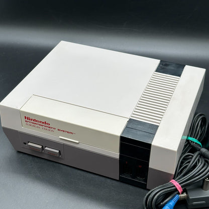 Nintendo NES Konsole - Grau - Heimkonsole - Controller und Anschlusskabel
