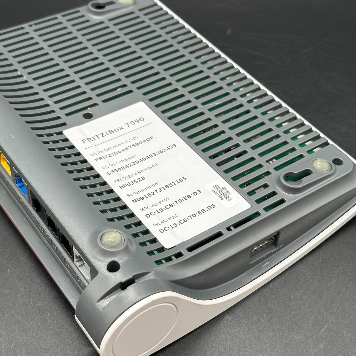 FRITZ!Box 7590 WLAN Router weiß, 4x Gigabit LAN, WPS, USB 3.0 - kein Zubehör – Bild 2