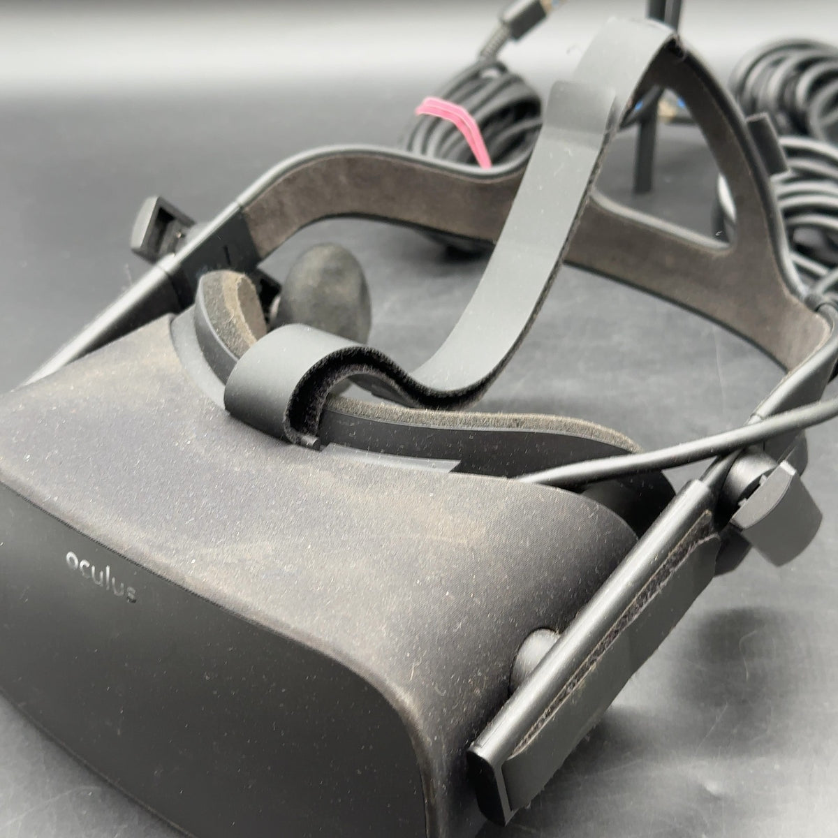 Original Oculus Rift CV1 VR-Brille mit 2 Sensoren und Touch Controllern PC – Bild 2