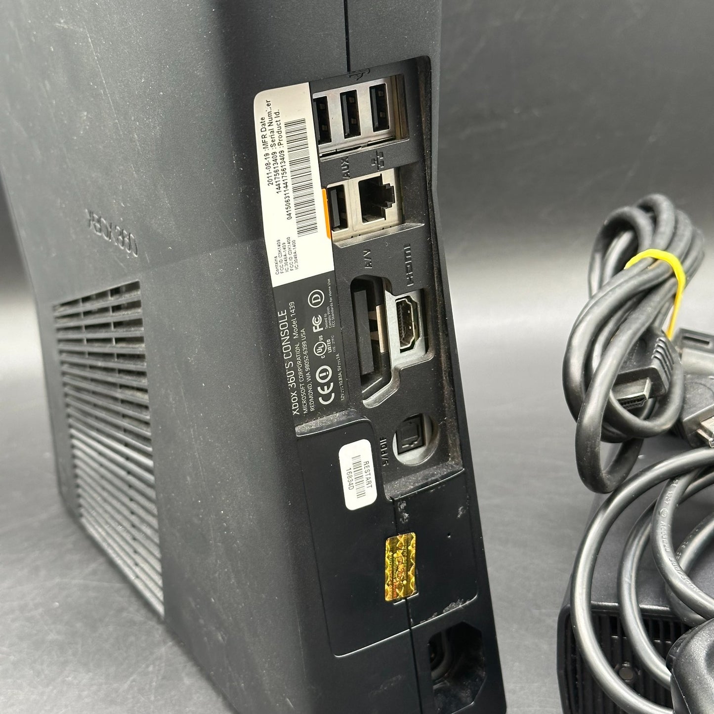 Microsoft Xbox 360 S Konsole - Schwarz 250 GB inkl. Controller