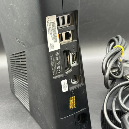 Microsoft Xbox 360 S Konsole - Schwarz 250 GB inkl. Controller