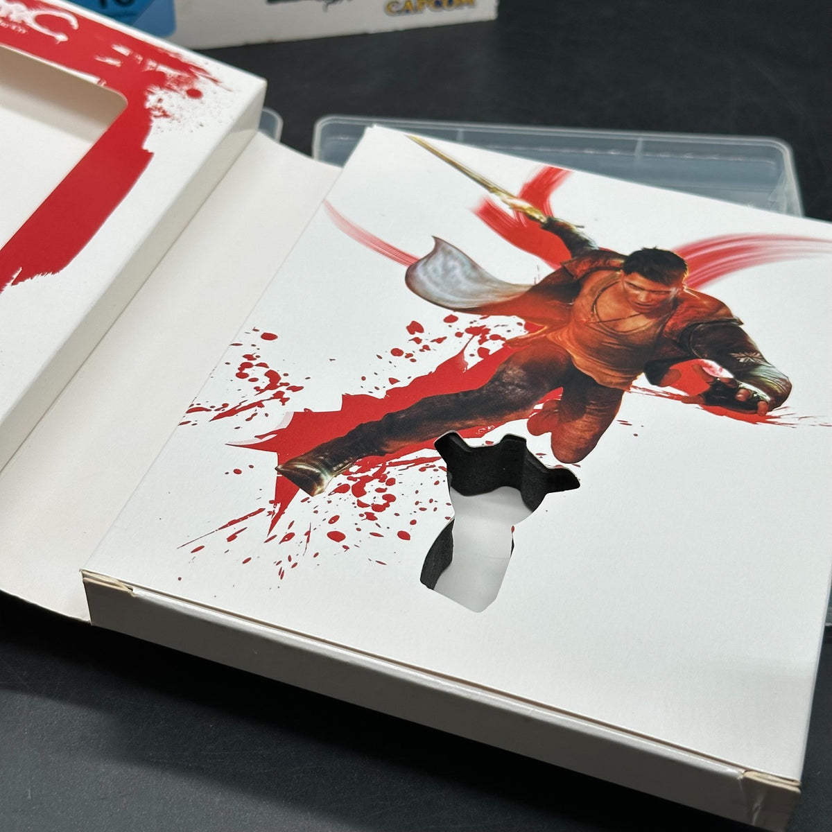 Devil May Cry - Son of Sparda Edition (PlayStation 3, PS3) Halsband fehlt