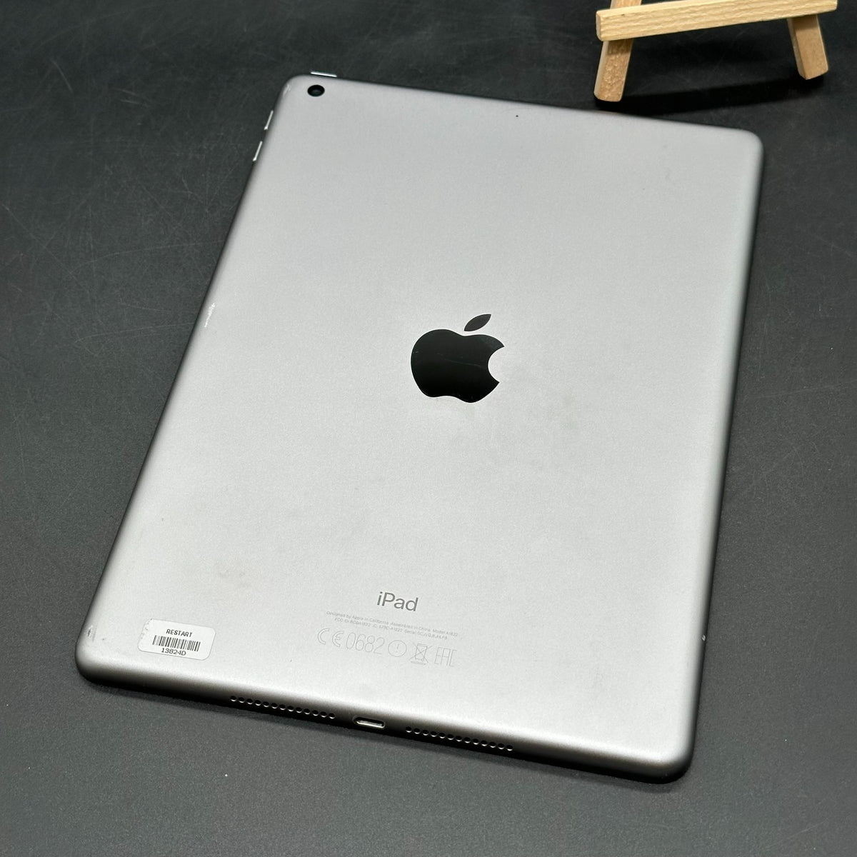 Apple iPad 5. Generation, A1822, 9,7 Zoll - Startet nicht mehr – Bild 2