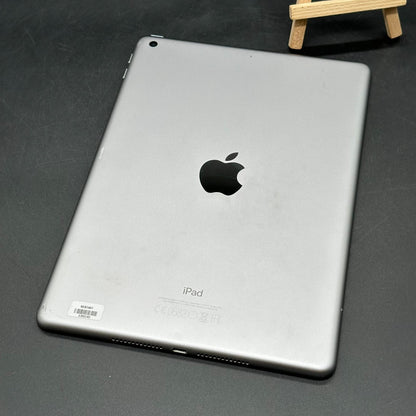 Apple iPad 5. Generation, A1822, 9,7 Zoll - Startet nicht mehr – Bild 2