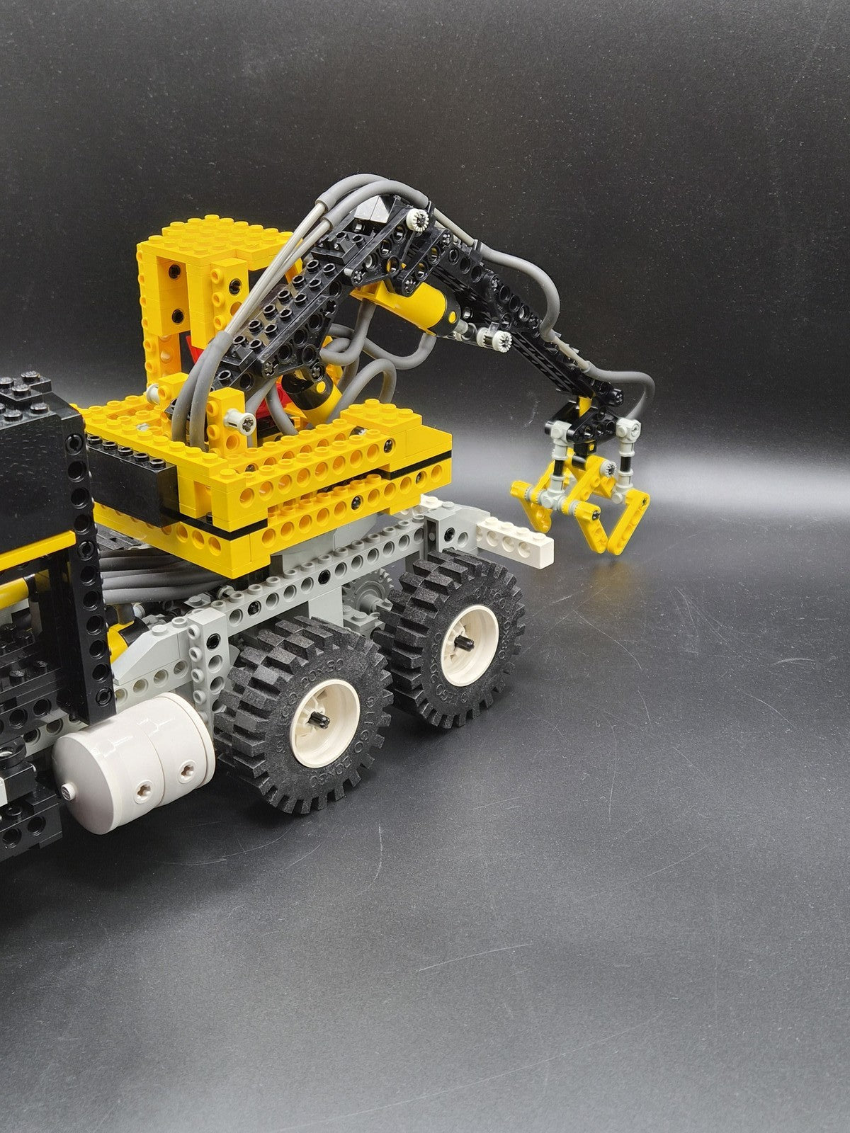 Original LEGO Technic 8868 Air Tech Claw Rig 9V Set inkl. Anleitung – Bild 3
