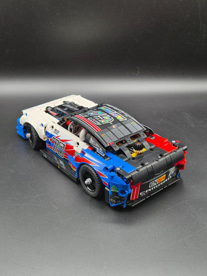 LEGO TECHNIC: Nascar Next Gen Chevrolet Camaro Zl1 (42153)