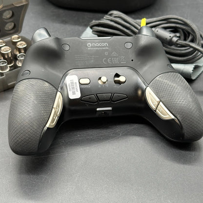 Nacon Revolution Unlimited Pro Controller (PlayStation 4, PS4)