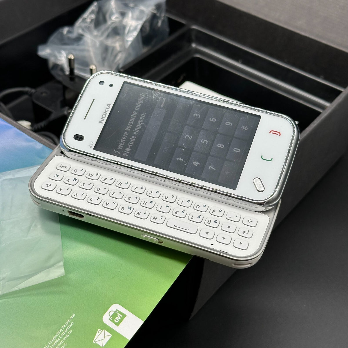 Nokia NSeries N97 Weiss 8GB in OVP inkl. Car holder - Vodafone Branding – Bild 3