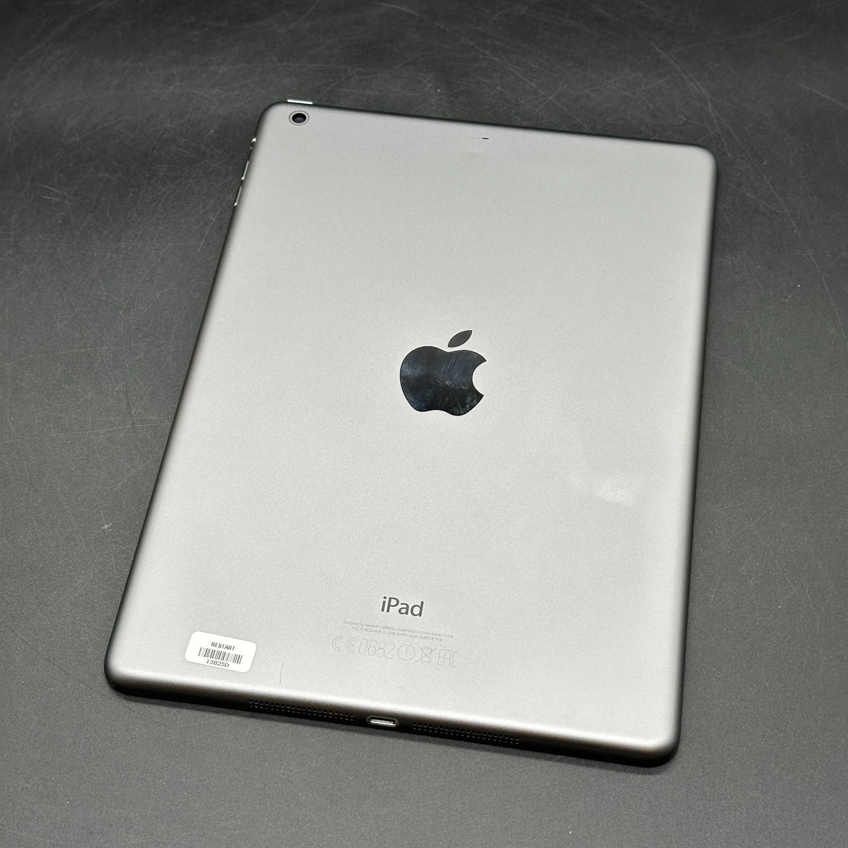 Apple iPad Air 1. Generation A1474, 16GB, WiFi, Spacegrau. iCloud Sperre – Bild 3