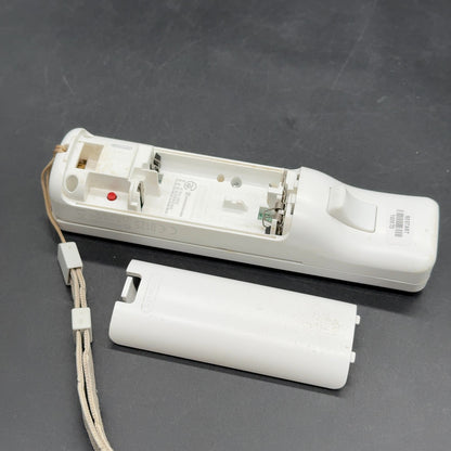 Original Nintendo Wii Remote Controller Weiß mit Handschlaufe – Bild 3