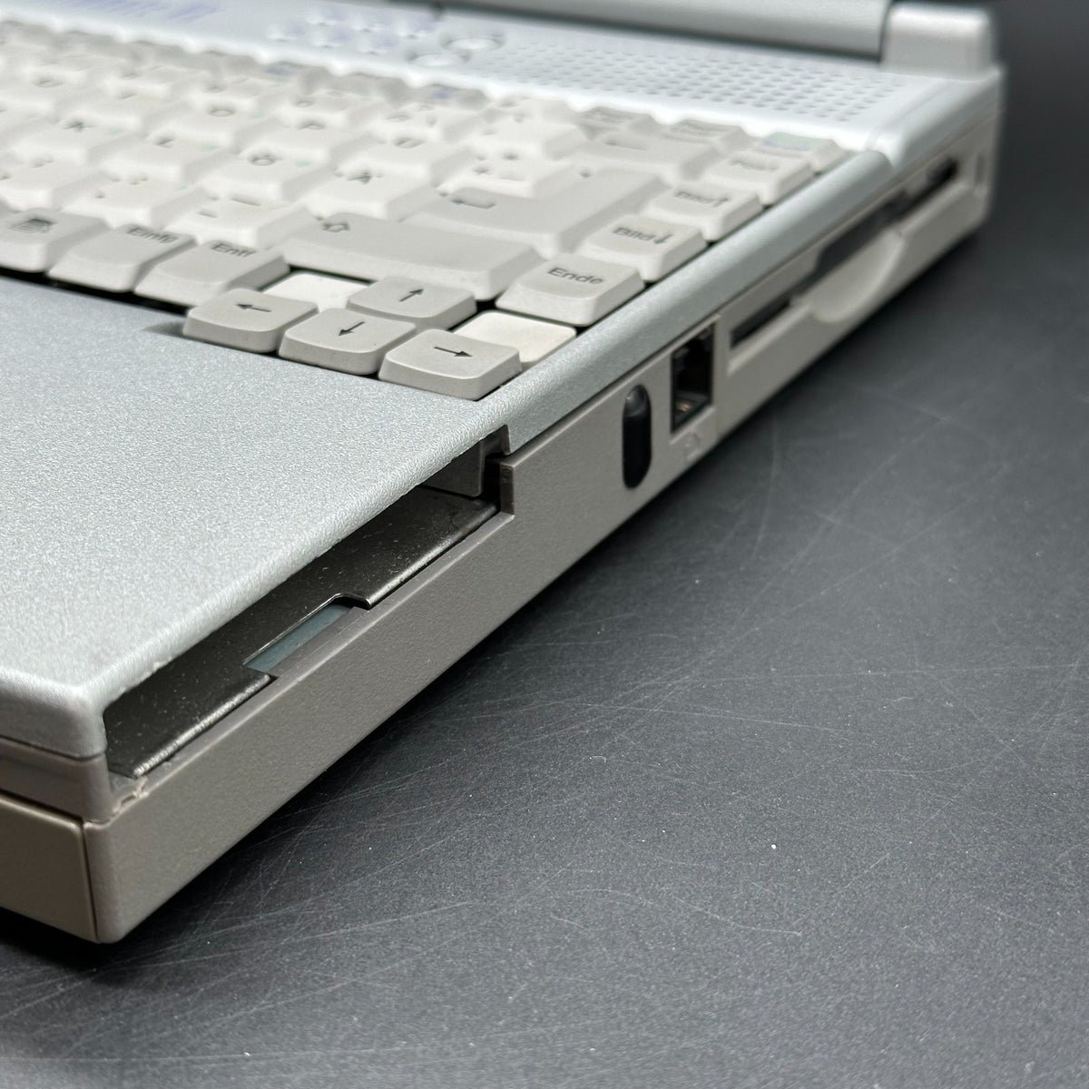 Twinhead P88T Slimnote VX - Laptop Notebook - Pentium 2 – Bild 4