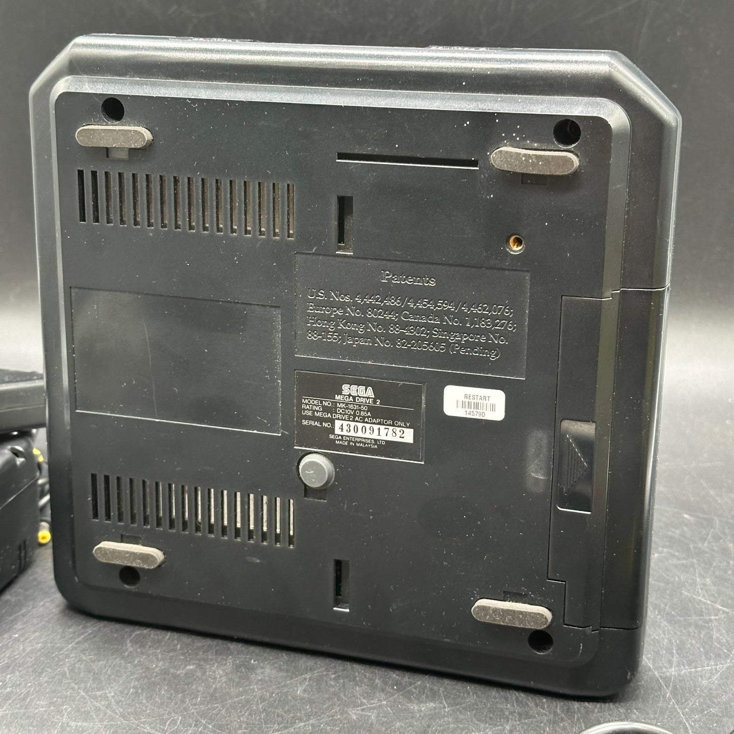 Sega Mega Drive II 2 Spielkonsole Schwarz + Controller