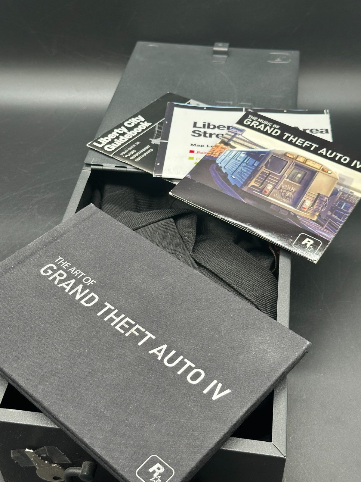 Grand Theft Auto IV Special Edition Sammlerbox (PlayStation 3, PS3) ohne Spiel!