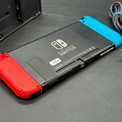 Nintendo Switch - 32GB - Spielkonsole - Neon-Rot / Neon-Blau